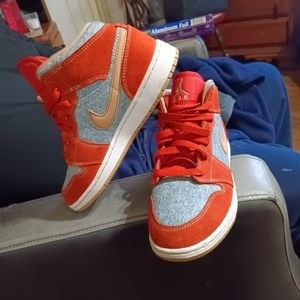 Jordan 1 mids denim.red